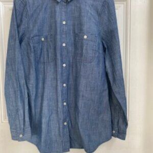 Old Navy Blue Denim Shirt Long Sleeve Dual Pocket Botton Front Shirt Medium